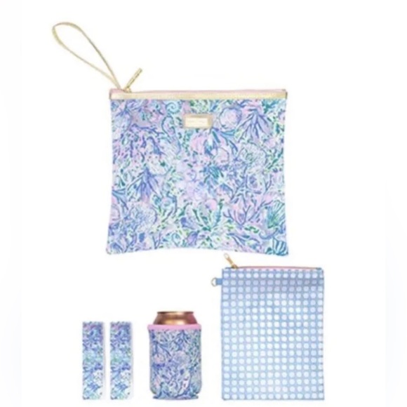 Lilly Pulitzer Handbags - NWT Lilly Pulitzer Beach Day Pouch Soleil It On Me pouch drink hugger towel clip